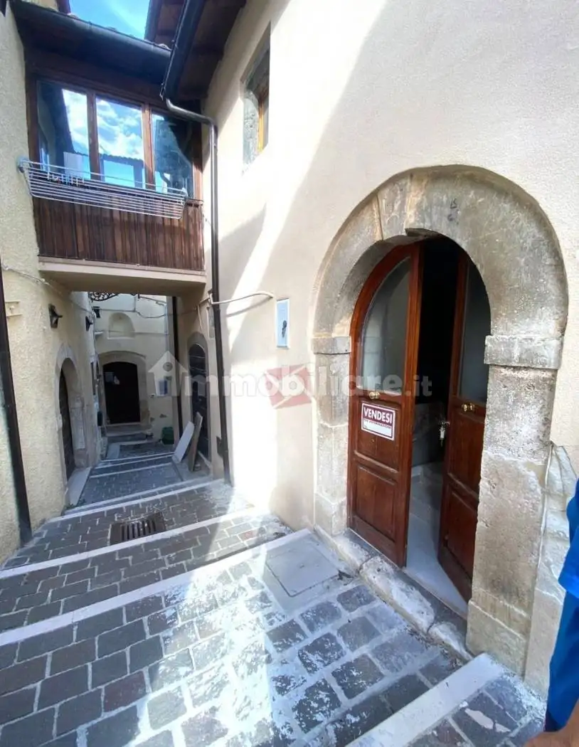 Appartamento in vendita a Castel di Ieri