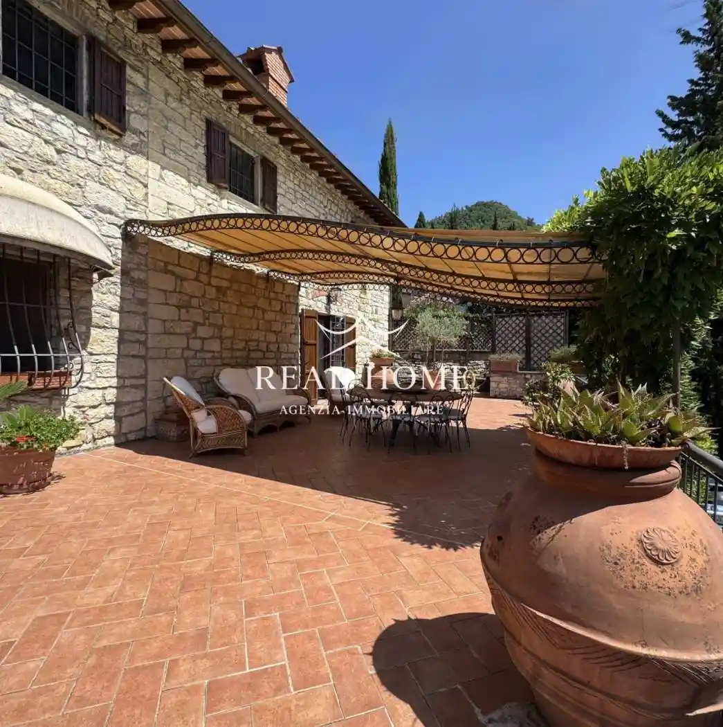 Villa in vendita a Vaiano