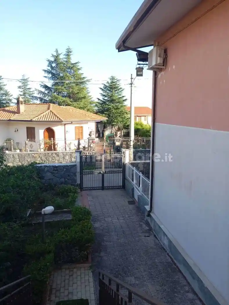 Appartamento in vendita a Nicolosi