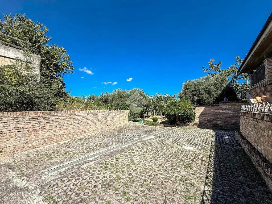 Trilocale via colle petrano 128, Casalincontrada - foto 2