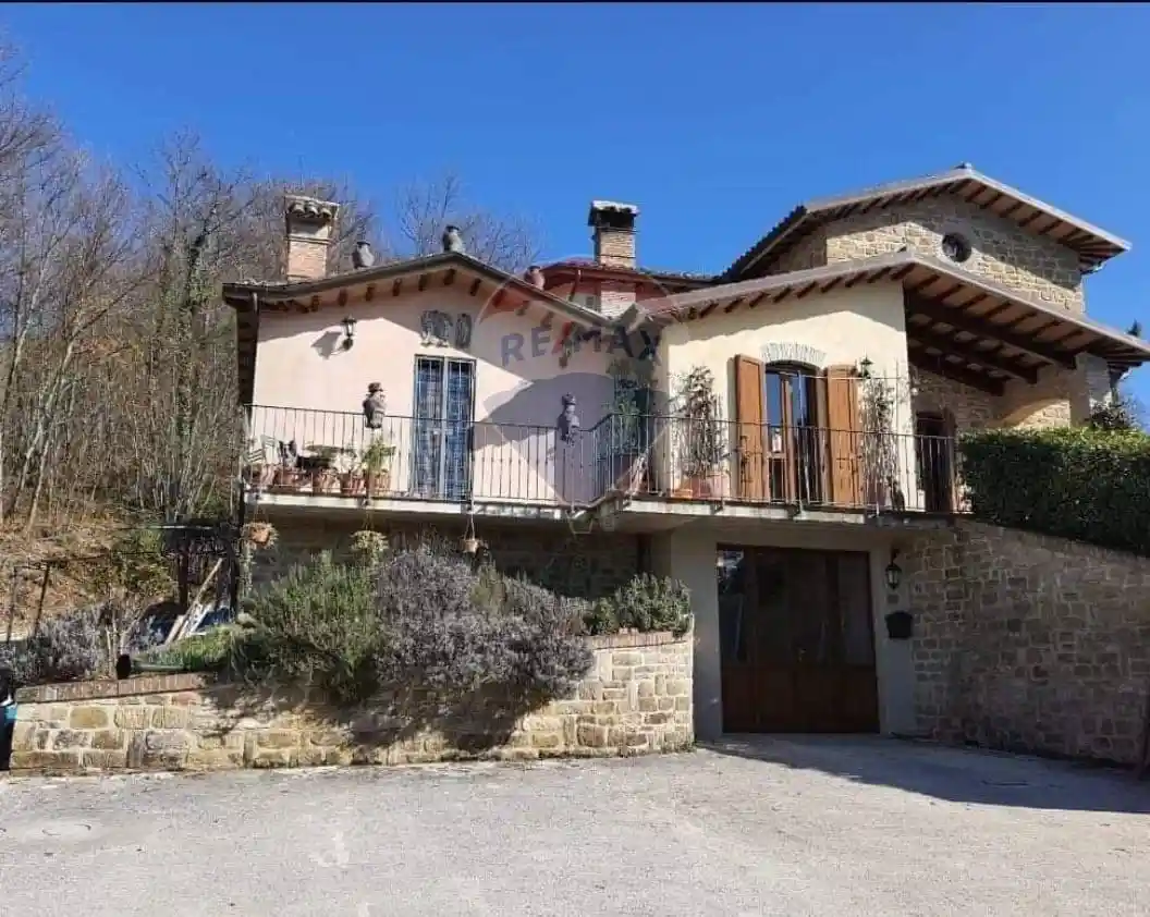 Villa in vendita a Gualdo Tadino