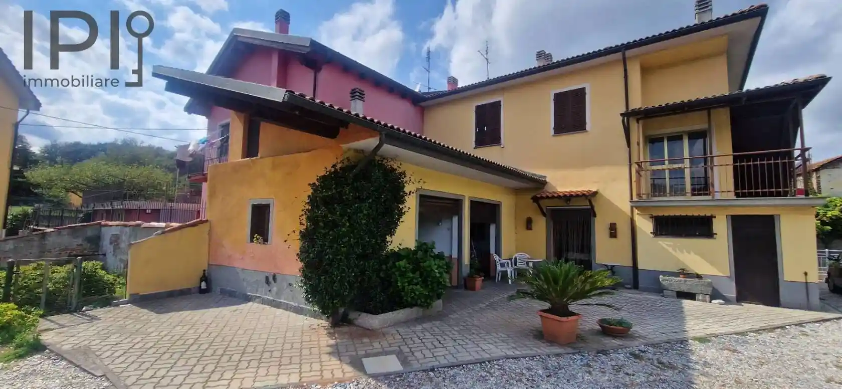 Casa indipendente in vendita a Cairo Montenotte