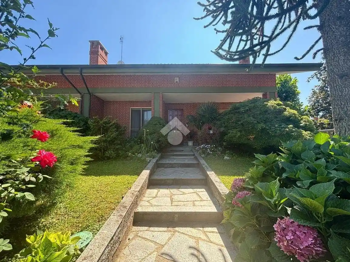 Villa in vendita a None