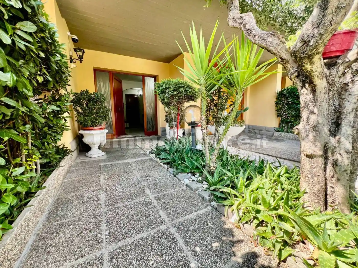 Casa indipendente in vendita a Campi Bisenzio