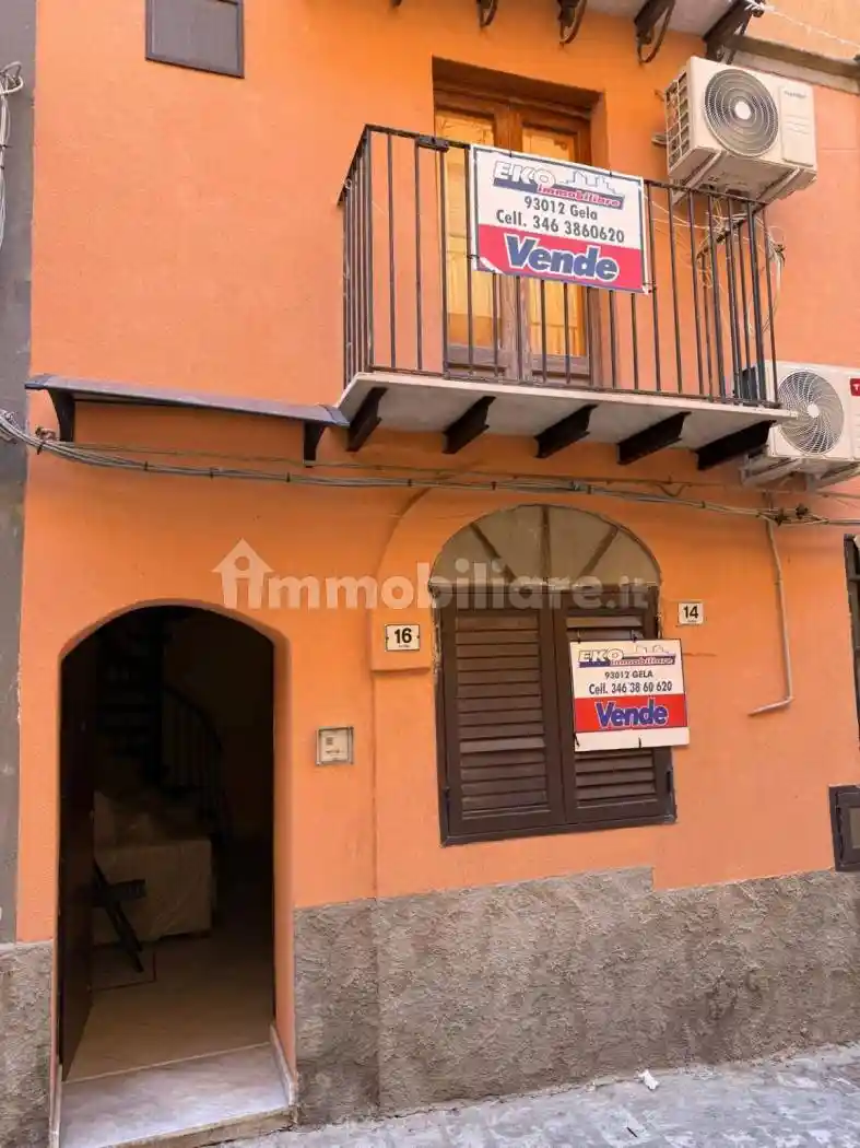 Palazzo - Edificio in vendita a Gela