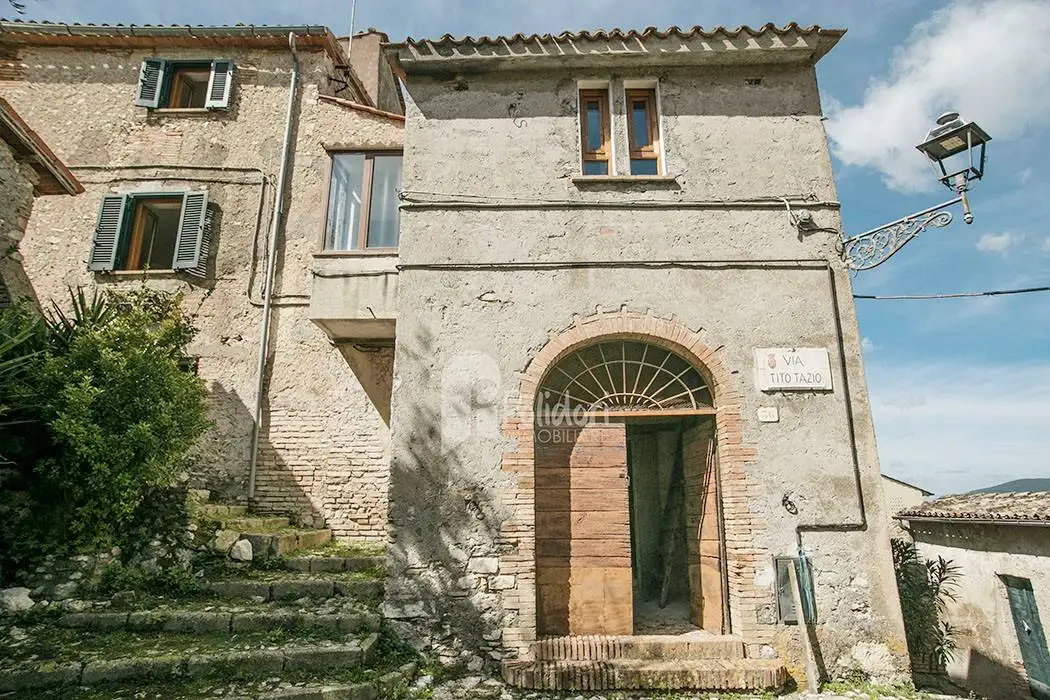 Terratetto unifamiliare 336 m², ottimo stato, Centro, Casperia - foto 3