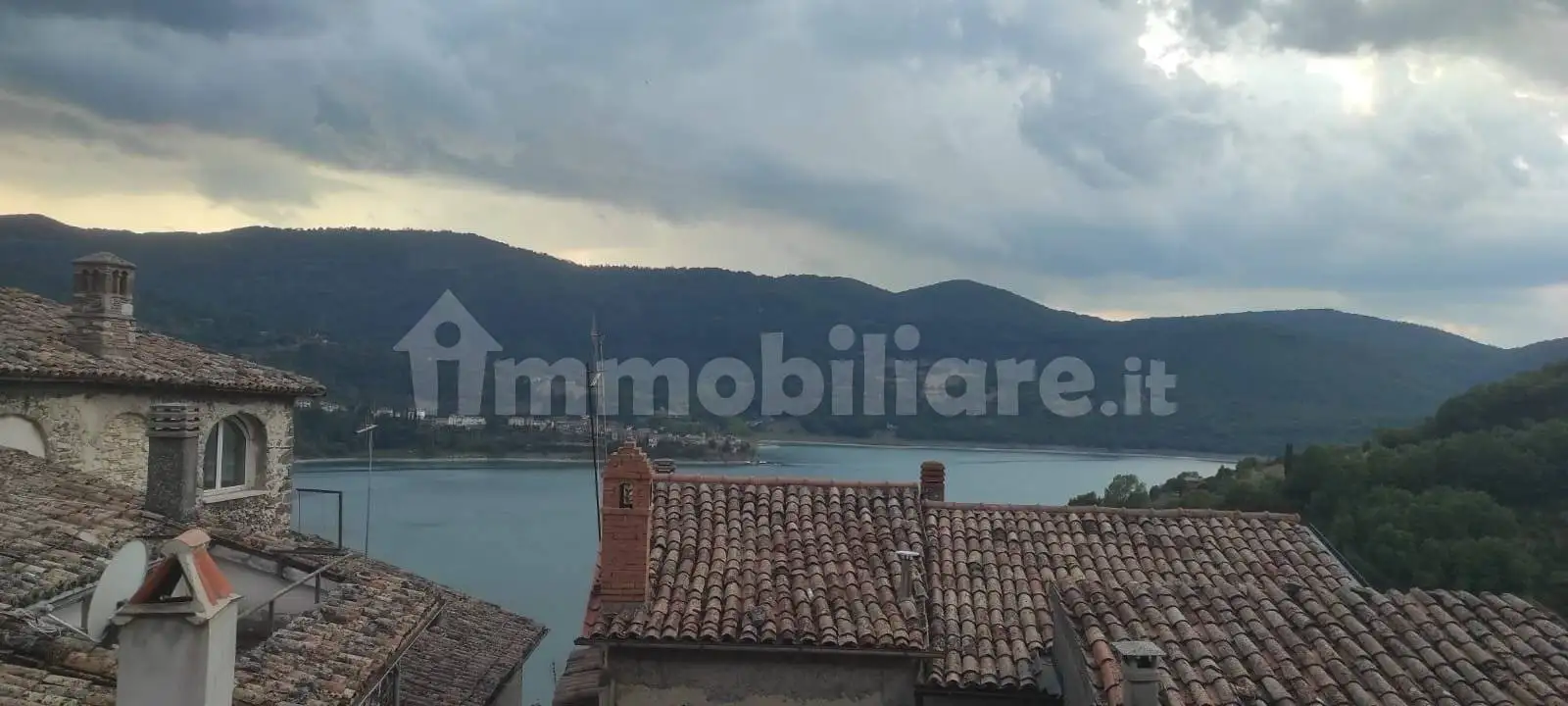 Appartamento in vendita a Castel di Tora