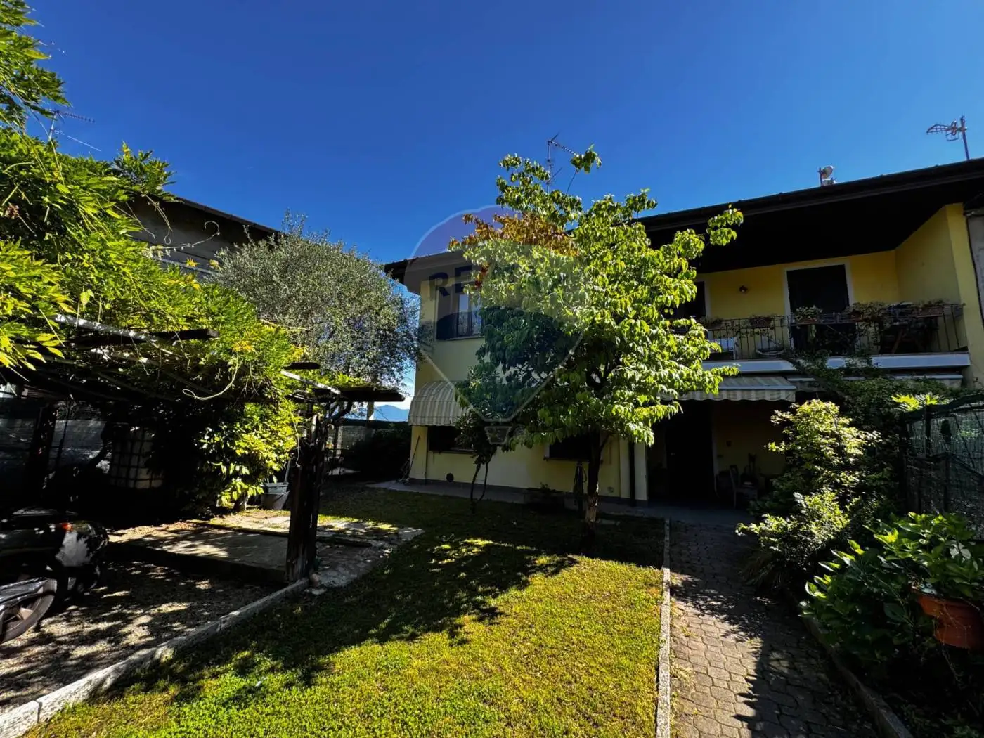 Villa unifamiliare, ottimo stato, 180 m², Cadrezzate con Osmate - foto 2