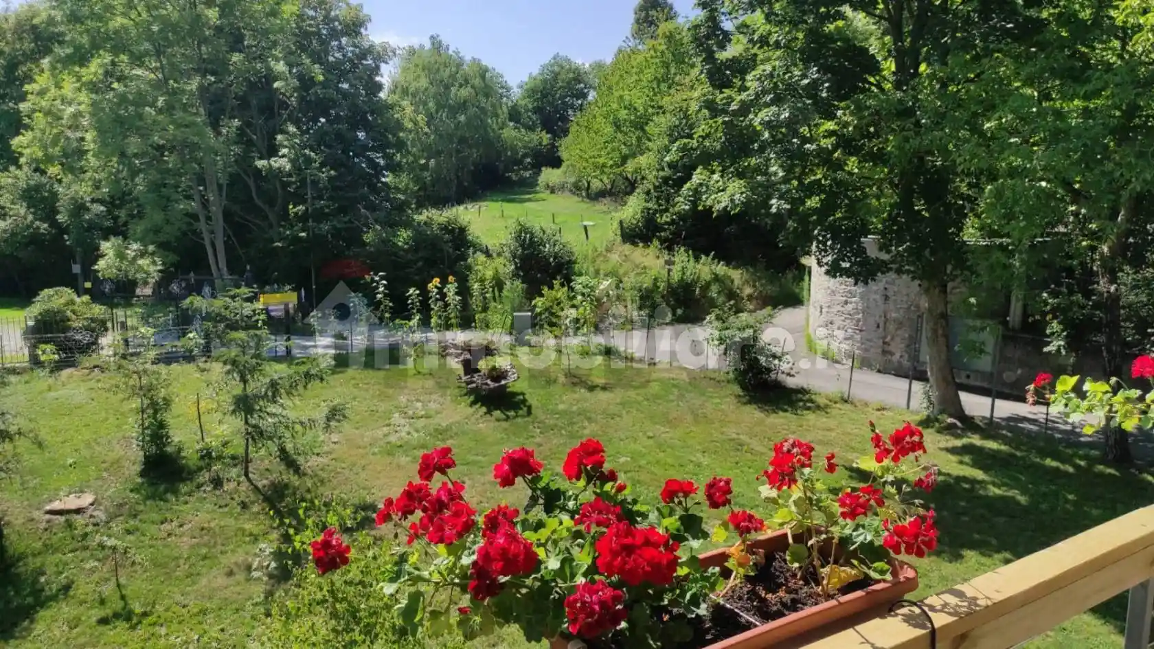 Casa indipendente in vendita a Laveno-Mombello