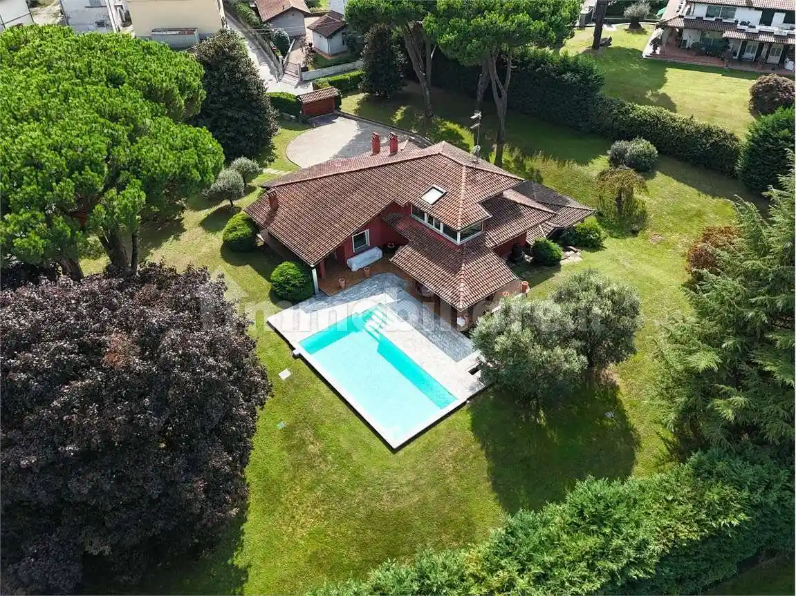 Villa in vendita a Arona