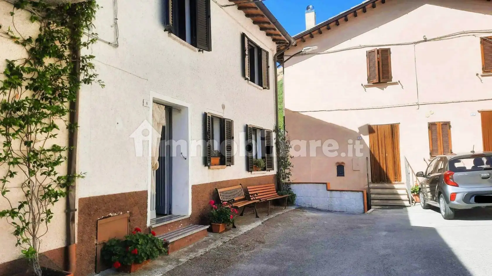 Casa indipendente in vendita a Scheggia e Pascelupo