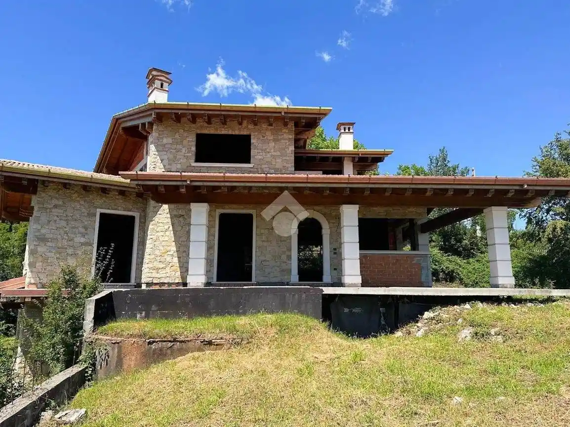 Villa in vendita a Serle