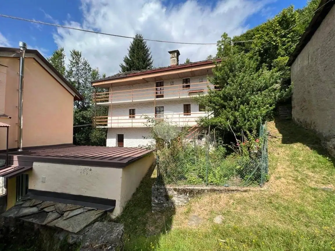 Casa indipendente in vendita a Viù