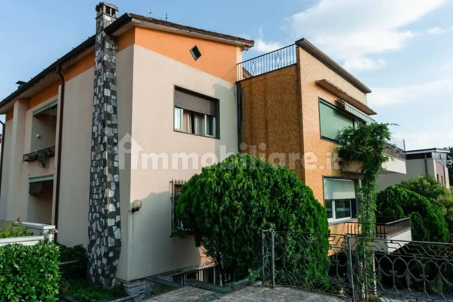 Casa indipendente in vendita a Brescia