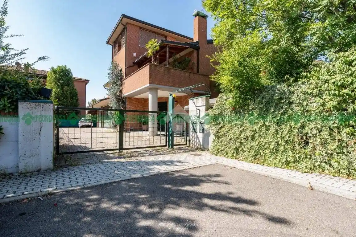 Villa in vendita a Castelfranco Emilia