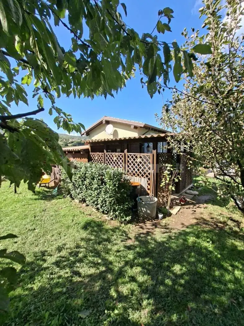 Villa in vendita a Varano de' Melegari