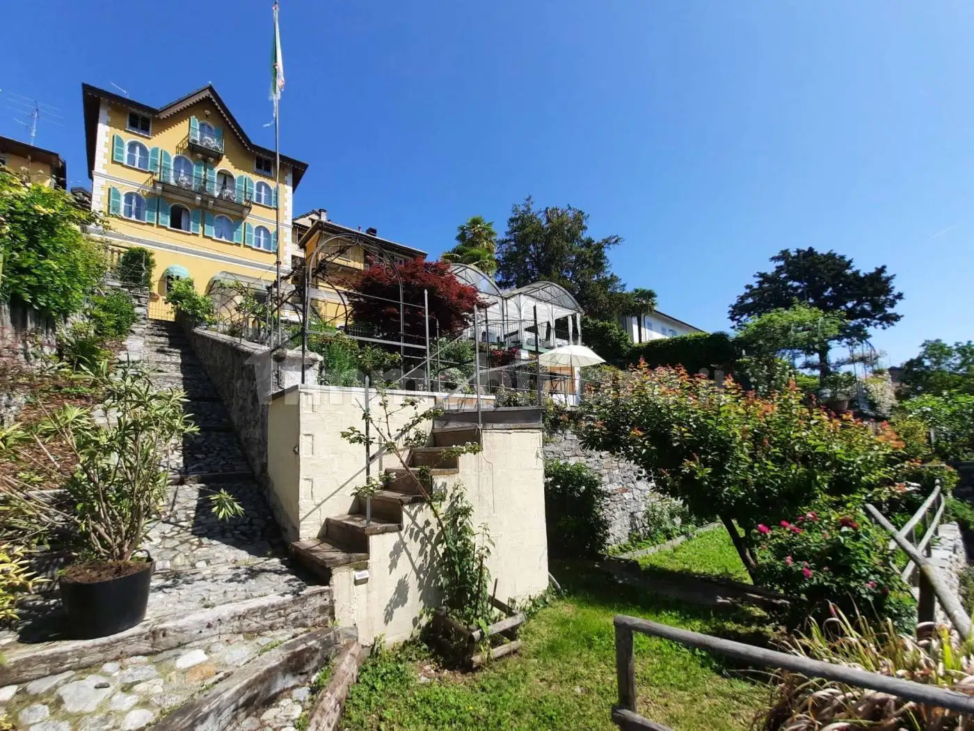 Villa plurifamiliare via Maggiore 23, Centro, Bee - foto 4