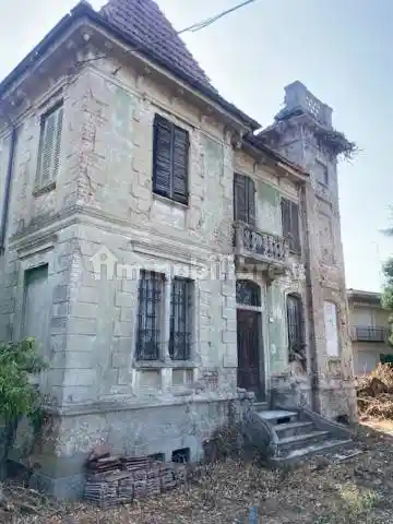 Villa in vendita a Caorso