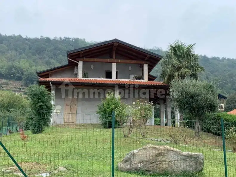 Villa in vendita a Piverone