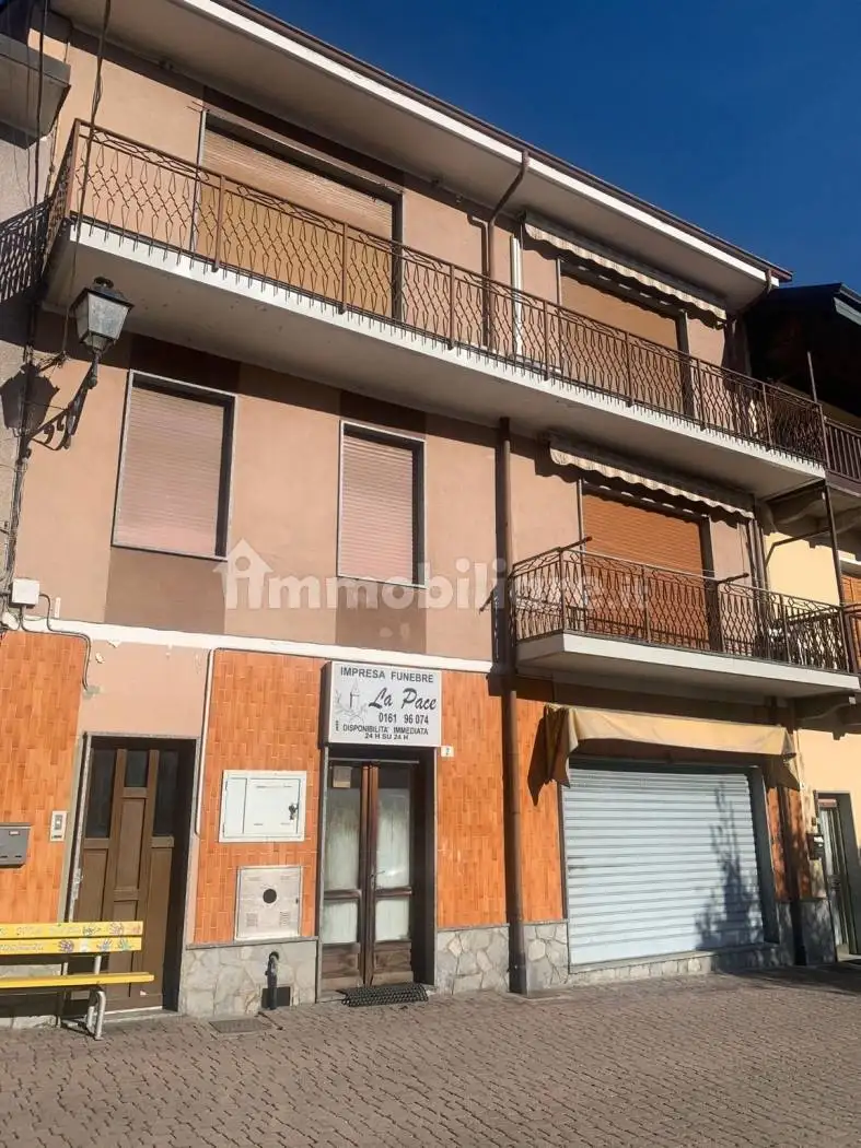 Bilocale piazza Fratelli Savio 3, Centro, Alice Castello - foto 2