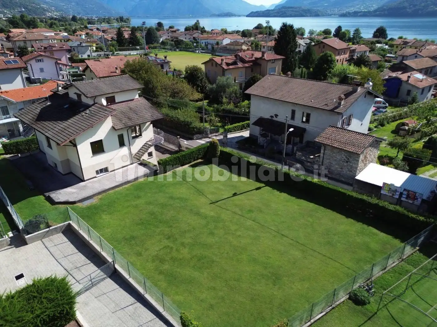 Villa in vendita a Dongo