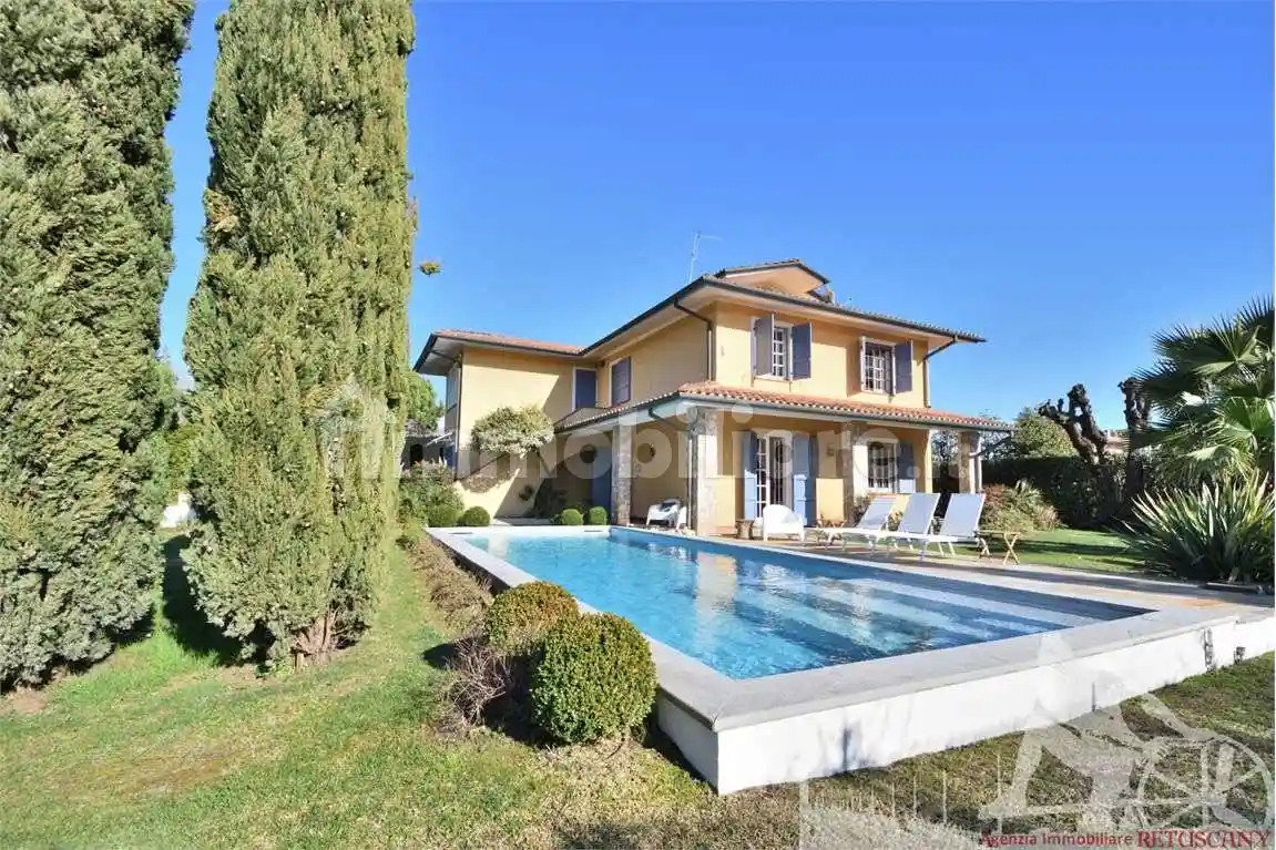 Villa in affitto a Forte dei Marmi