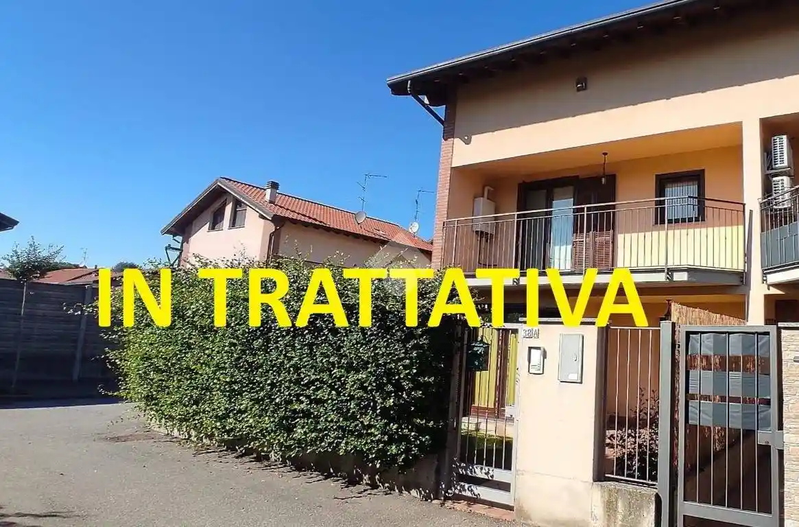 Villa in vendita a Ferno