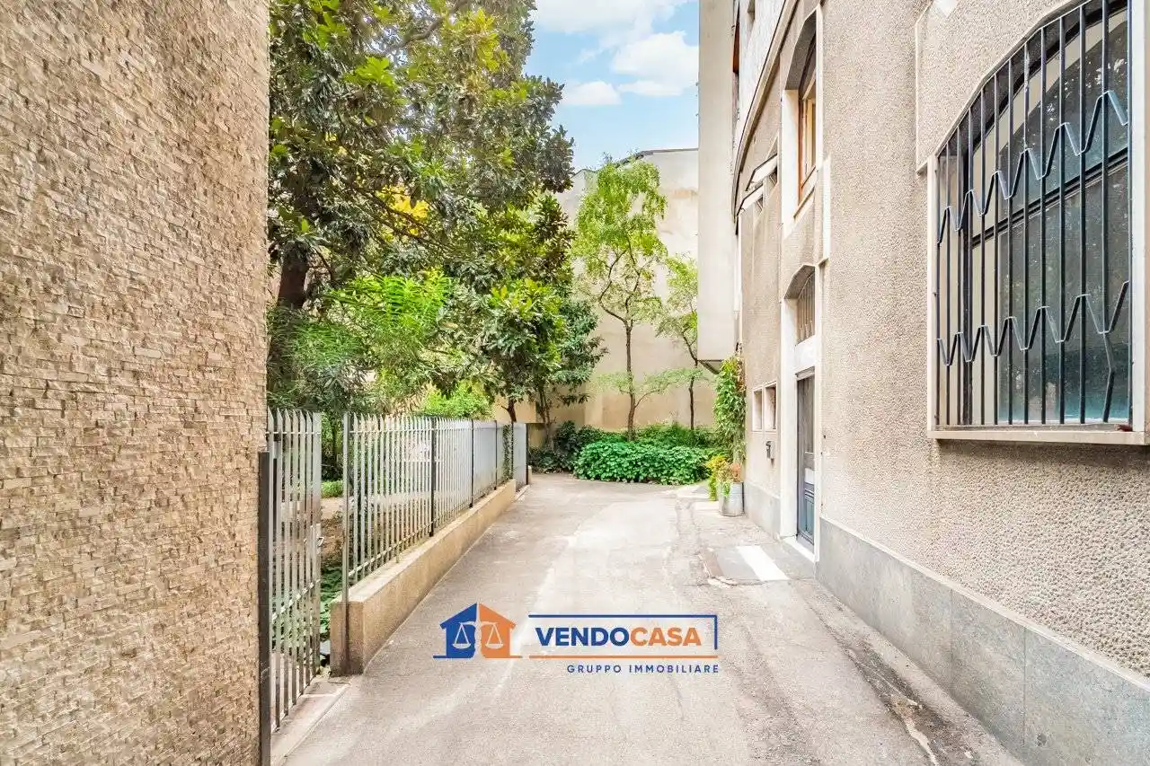 Trilocale via Gian Giacomo Mora 11/A, Carrobbio, Milano - foto 2