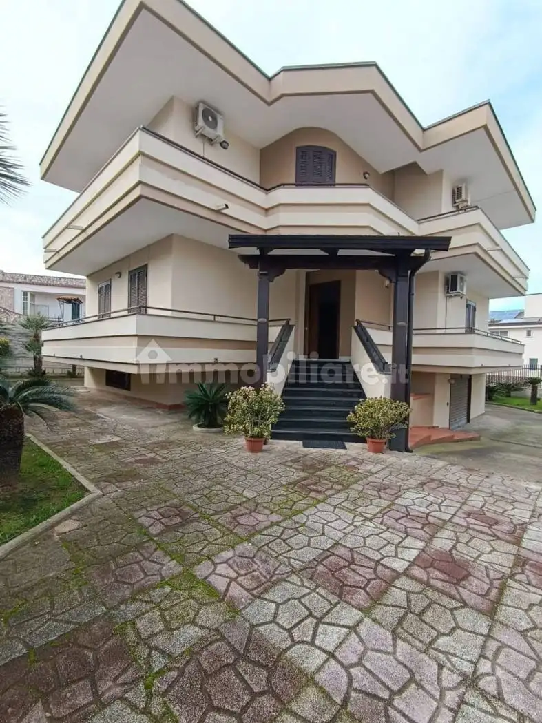 Villa in vendita a Giugliano in Campania