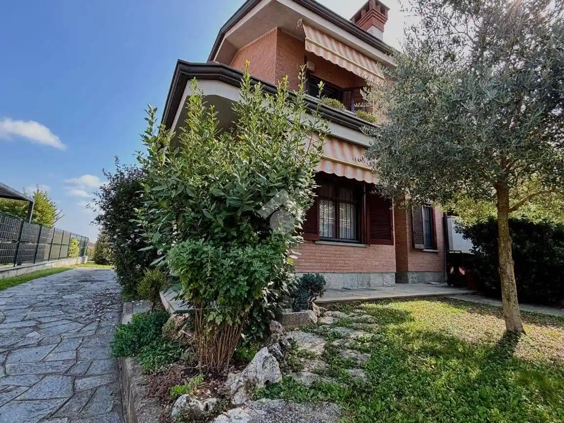 Villa in vendita a Borgaro Torinese