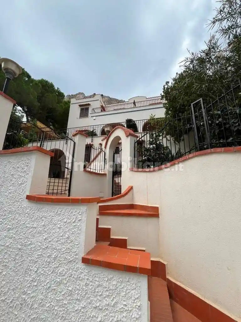 Villa bifamiliare Lungomare Cristoforo Colombo 2400, Addaura, Palermo - foto 3