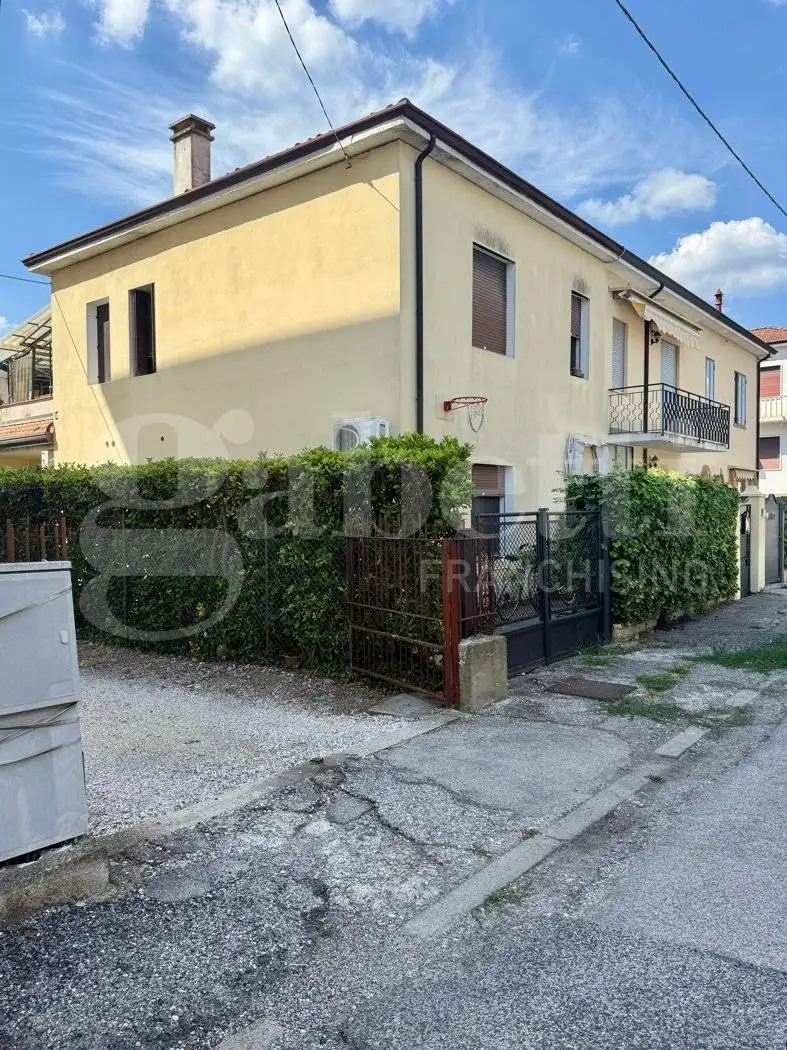 Casa indipendente in vendita a Rovigo