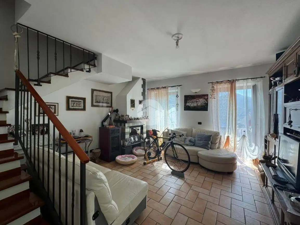 Casa indipendente in vendita a Avegno