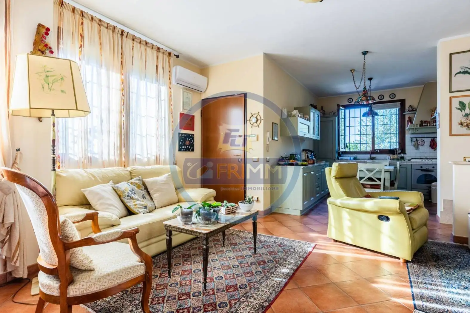 Villa plurifamiliare in vendita a Roma
