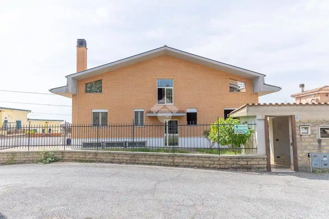 Appartamento in vendita a Guidonia Montecelio