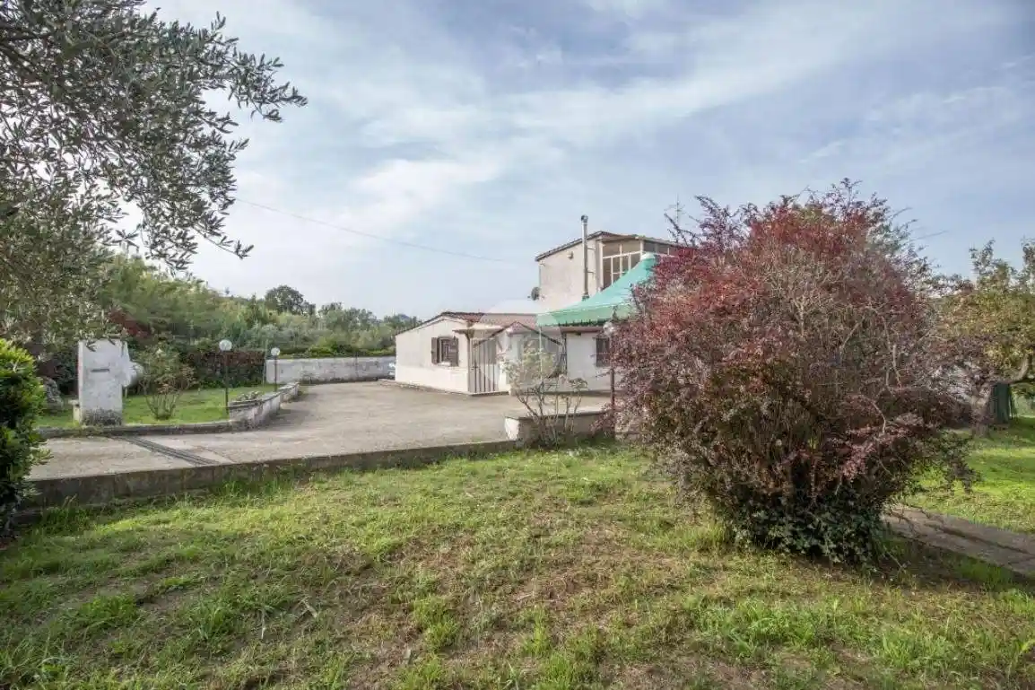 Villa in vendita a Palombara Sabina