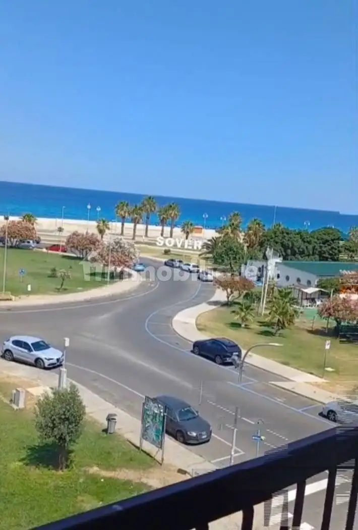 Appartamento in affitto a Soverato