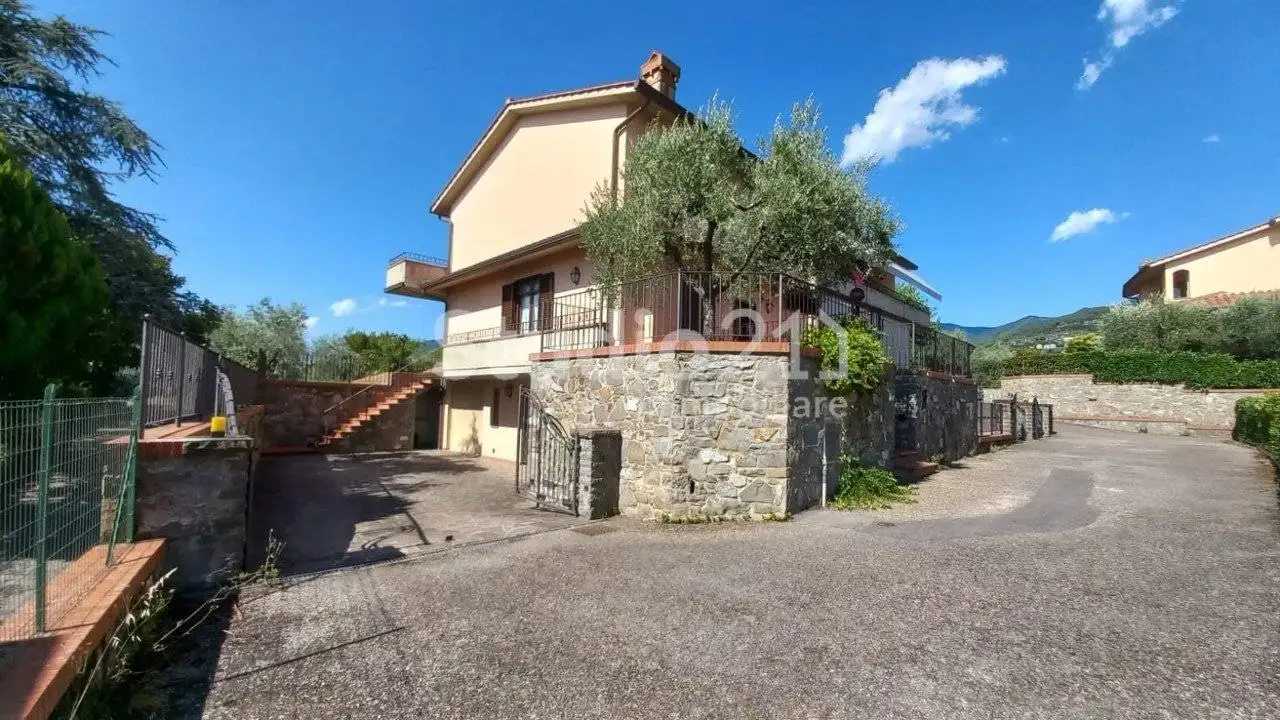 Villetta a schiera in affitto a Reggello