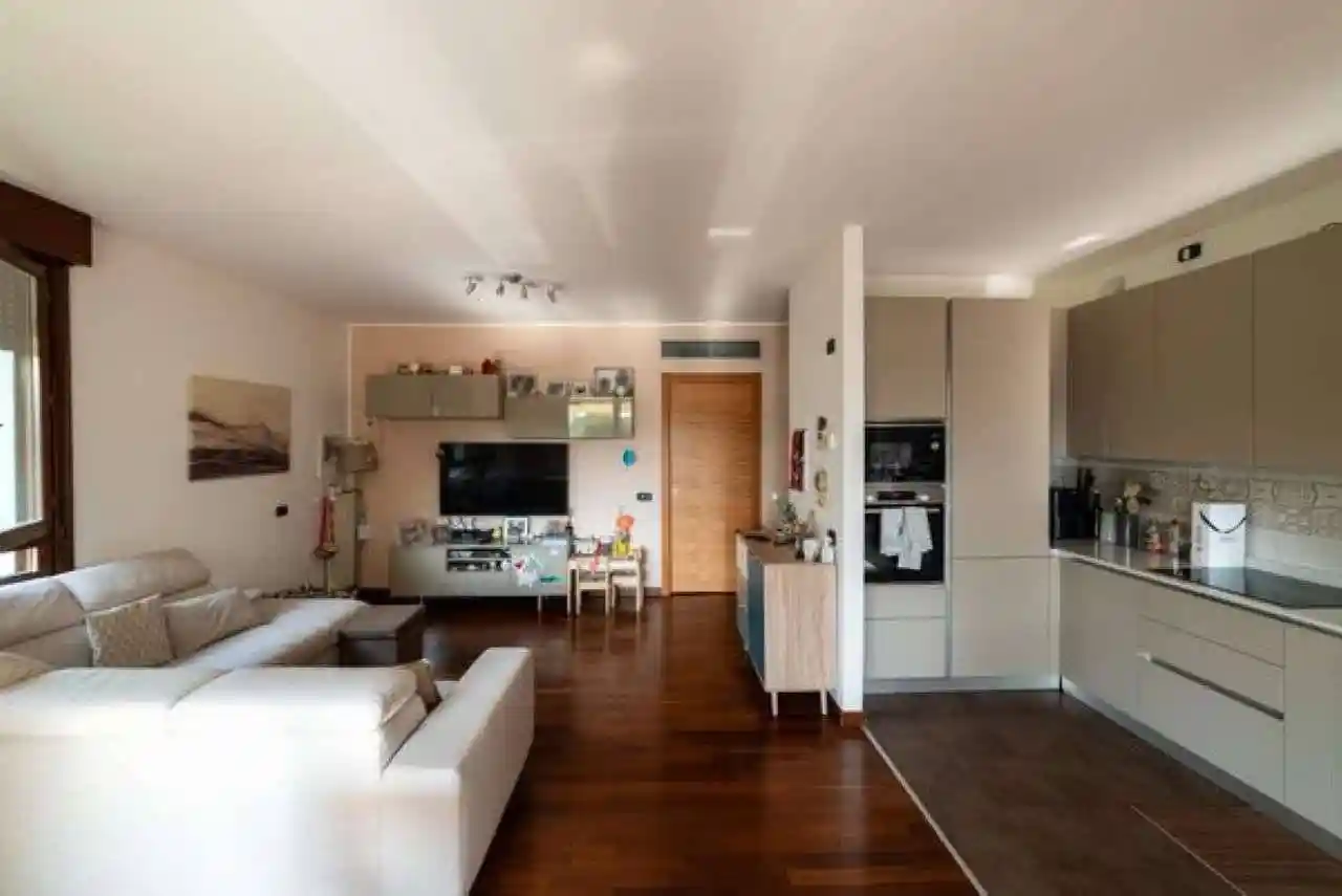 Trilocale via MARCO D'AGRATE 29, Corvetto, Milano - foto 5