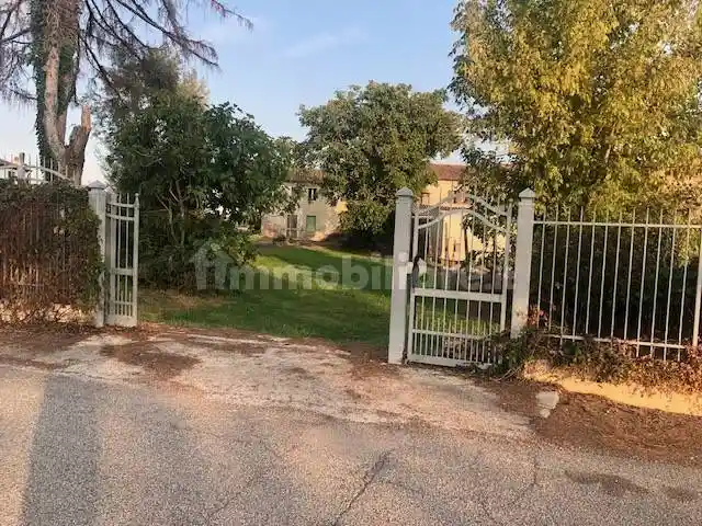 Rustico - Casale in vendita a Legnago