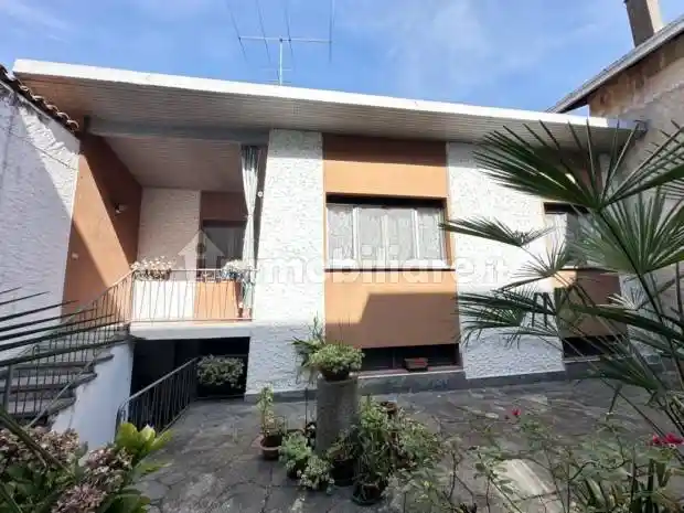 Casa indipendente in vendita a Lesa