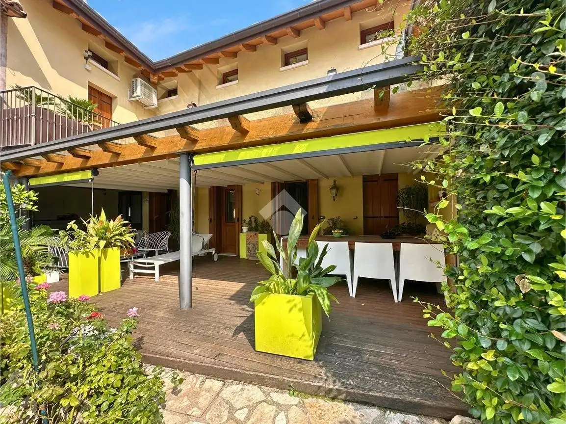 Casa indipendente in vendita a Colceresa