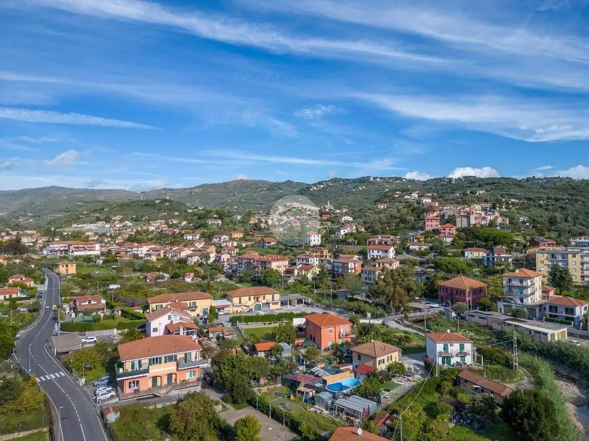 Appartamento in vendita a Imperia
