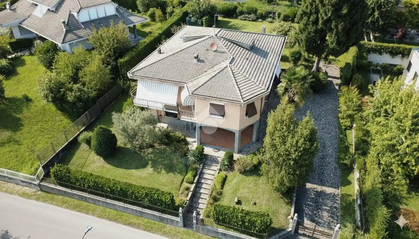 Villa in vendita a Besana in Brianza