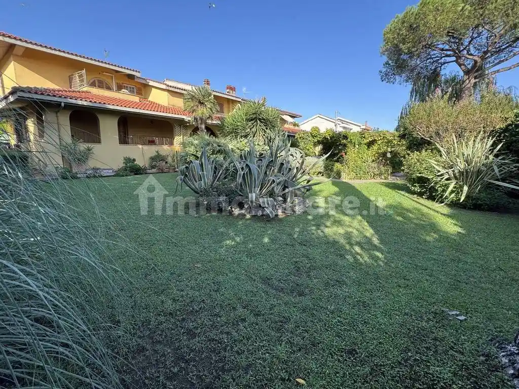 Terratetto plurifamiliare via Pietro Romani, Infernetto, Roma - foto 3