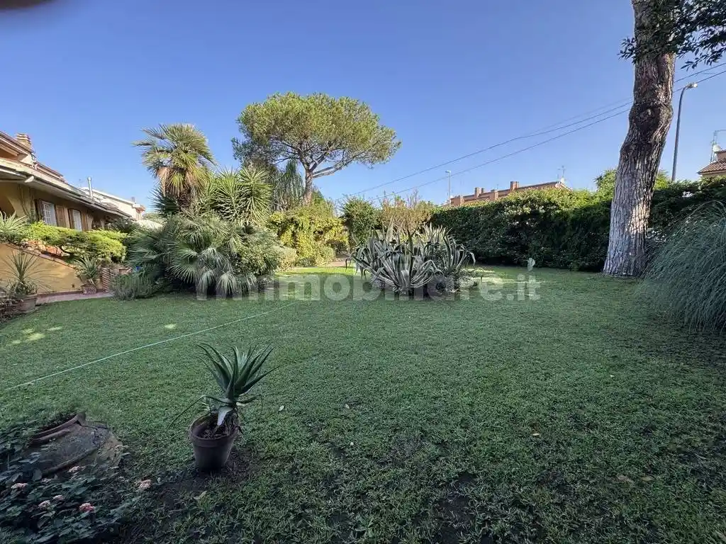 Terratetto plurifamiliare via Pietro Romani, Infernetto, Roma - foto 5