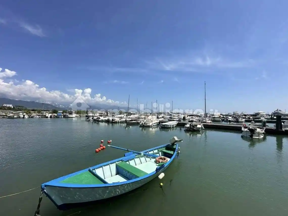 Appartamento in vendita a Ameglia