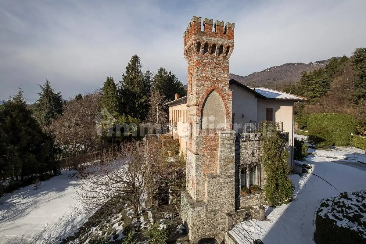 Villetta a schiera in affitto a Luvinate