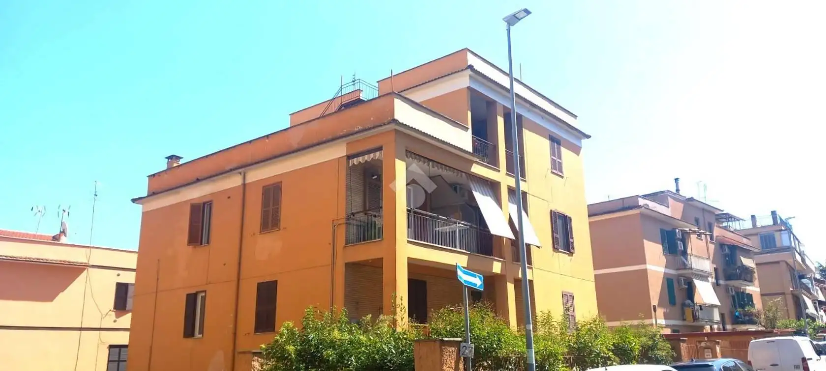 Terratetto plurifamiliare in vendita a Roma