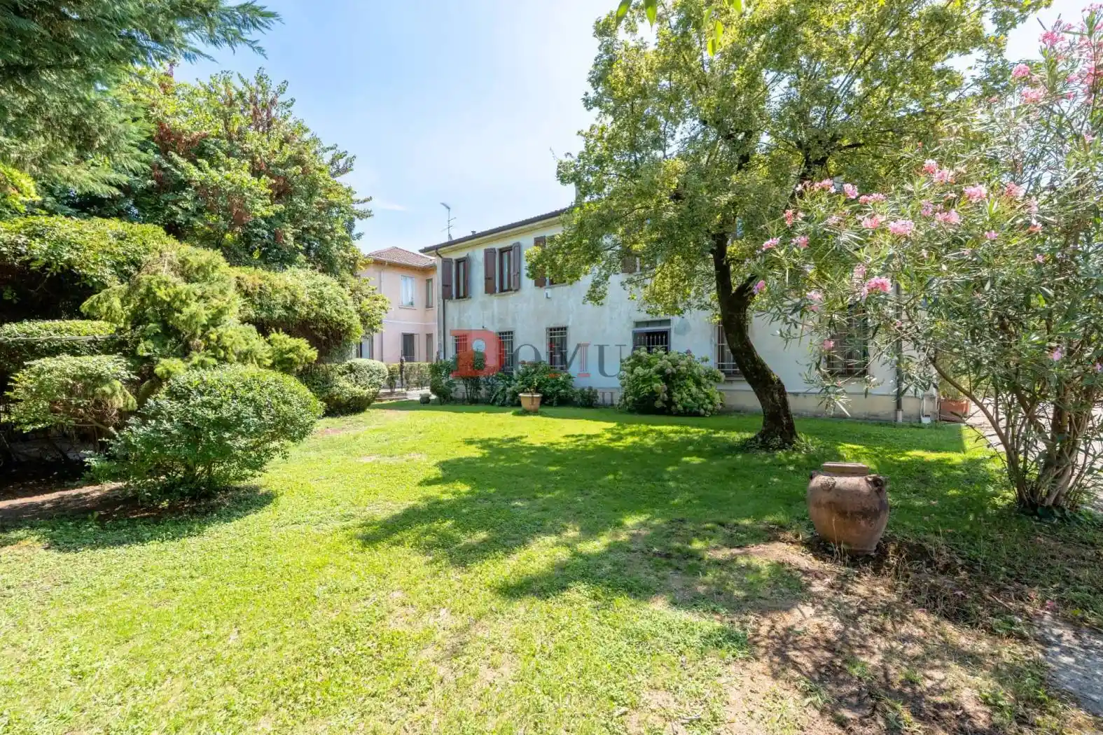 Villa in vendita a Curtatone